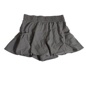 Cueply Gray Elastic Waist Ruffle Hem Shorts Women Size S With Side Pockets NEW